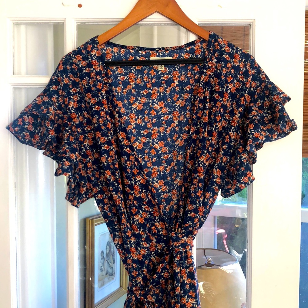 New without Tags Max studio floral ruffle wrap midi dress medium